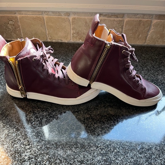 Men’s Shoes - Picture 1 of 2